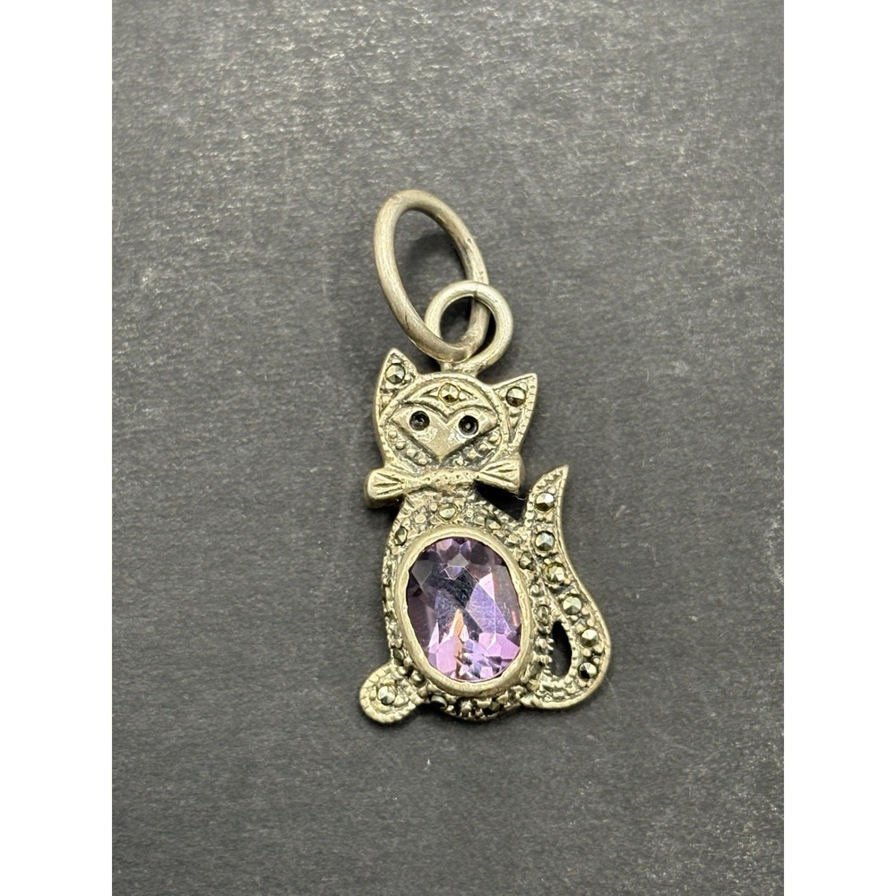 Vintage Sterling Silver Amethyst Cat Pendant 4.8 Grams G27